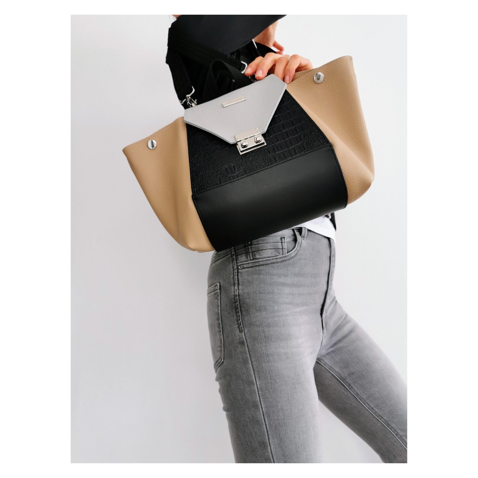 The Multifunctional Vegan Bag: A Sustainable and Stylish Choice